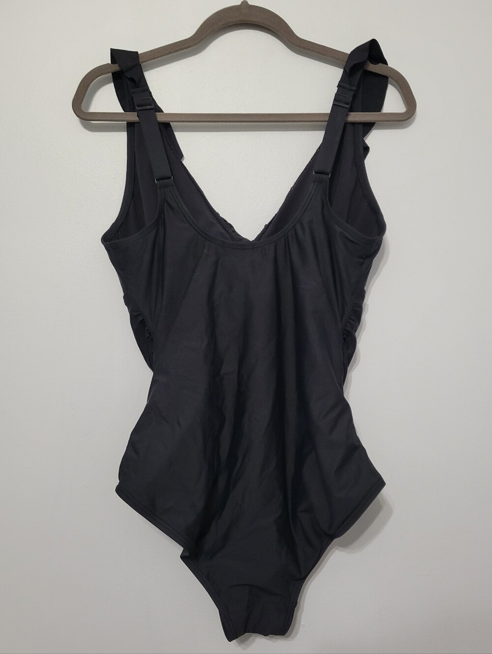 DKNY Women's Solid Black Ruffle Plunge One Piece Swimsuit Sz L Adjustable Beach - Picture 5 of 11
